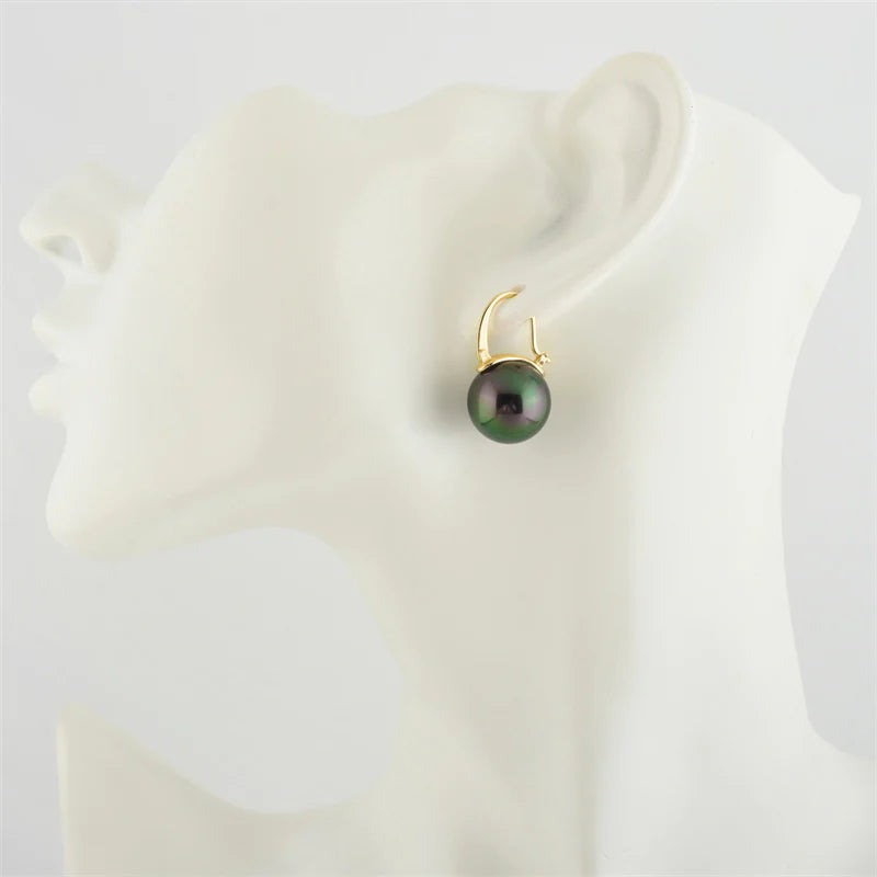 Norvo | Black Pearl Øredobber Finnes i Hvit Champagne Grå Gull og Svart Perle hengende øredobber