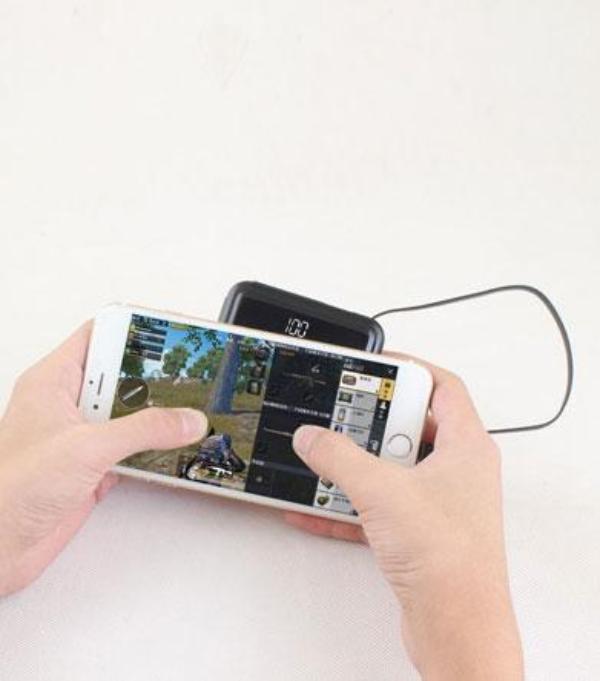 Norvo | Tinier & Thinner Solenergi Power Bank med 3-i-1 Skjult Kabel