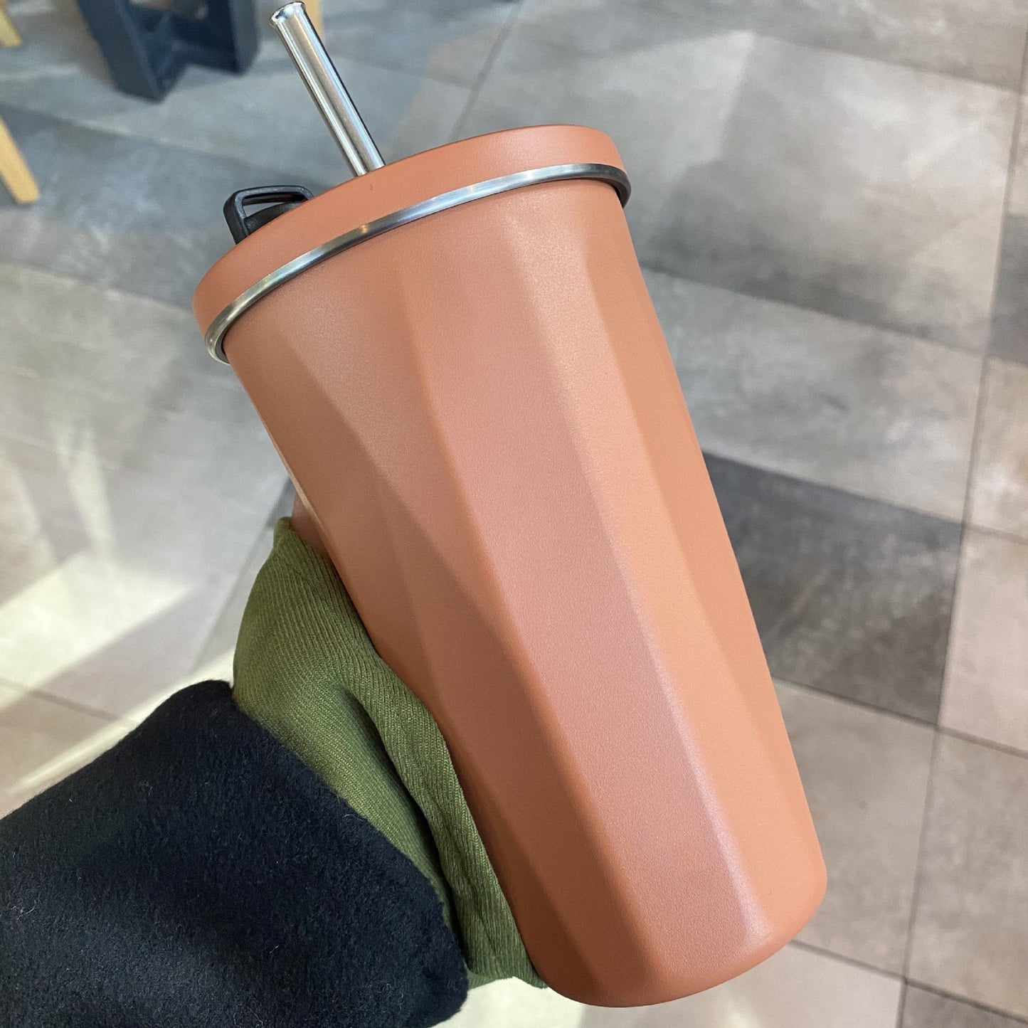 Norvo | Kopp med sammenleggbart sugerør