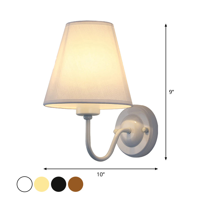 Norvo | Svart/Brun/Beige Keglevegglampe Nordisk 1-lys Stoffveggbelysning med Buet Arm i Svart/Hvit