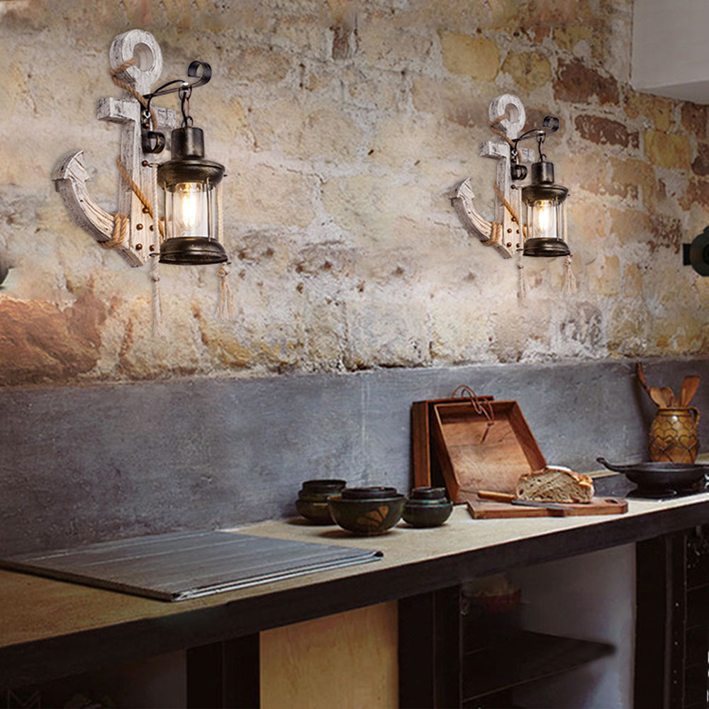 Norvo | Rustikk Tre Anker Vegglampe med Lantern