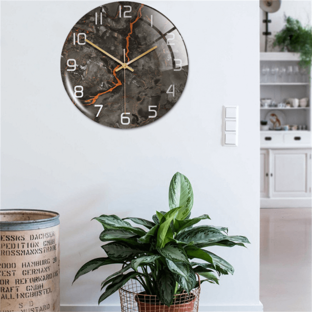 Norvo | Stilfull Veggklokke med Marmorstruktur - MarbleTime