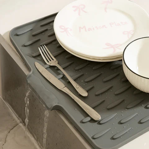 Norvo | FlexiDry Silikon Tørkematte – Varmeresistent, Rutsjfritt & Plassbesparende Design