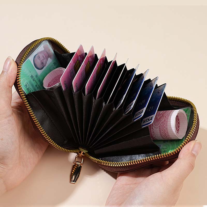Norvo | Avocado-shaped multifunctional card holder