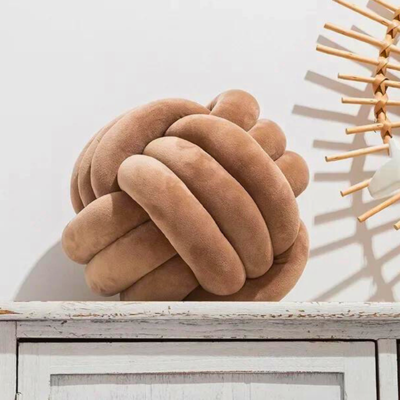 Norvo | Skandinavisk Knutepute laget av Fløyel