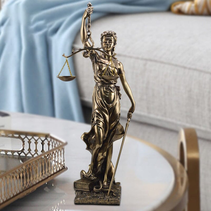 Dekorativ statue av rettferdighetens gudinne