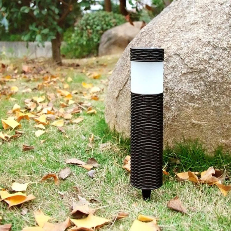 Norvo | Utendørs Solenergi Rattan Sylinderformet LED Hage Gress In-ground Landskapslys