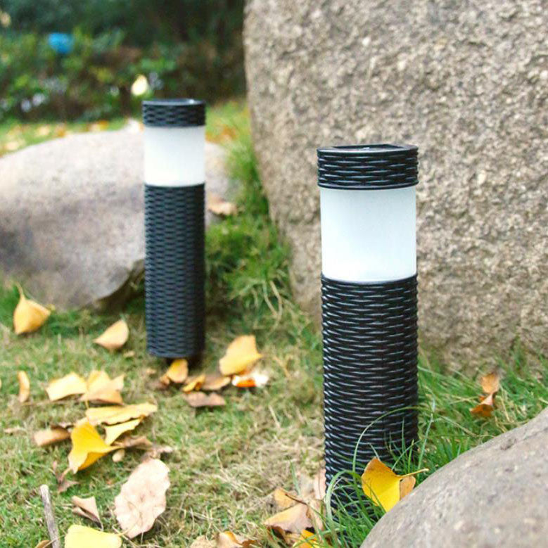 Norvo | Utendørs Solenergi Rattan Sylinderformet LED Hage Gress In-ground Landskapslys
