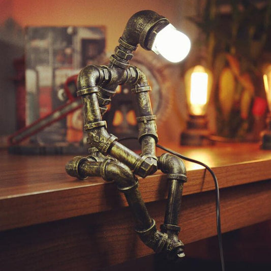 Norvo | RoboShine – Robust Robotlampe laget av jern