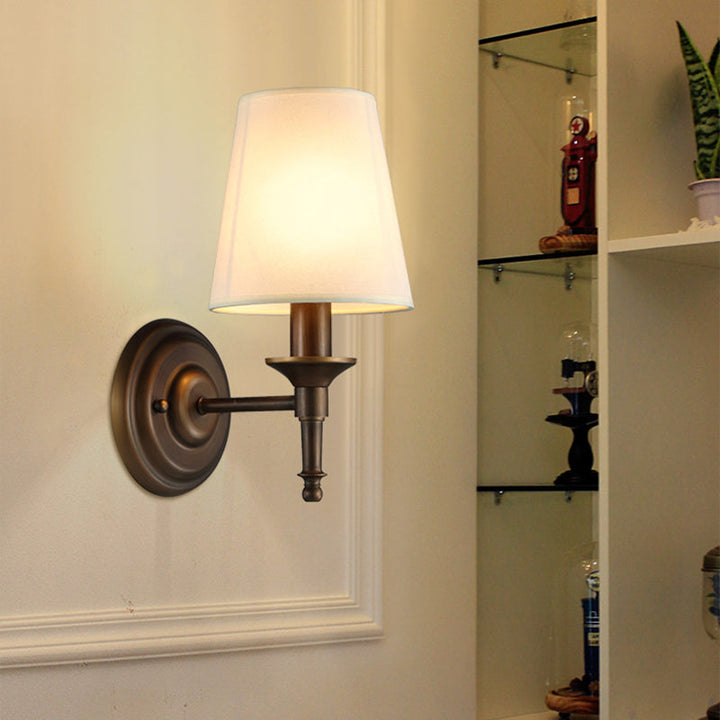 Single Wall Mount Light Minimalisme Tapered Drum Stoffe Veggbelysning for Korridor | Norvo