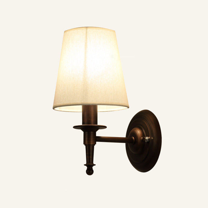 Single Wall Mount Light Minimalisme Tapered Drum Stoffe Veggbelysning for Korridor | Norvo