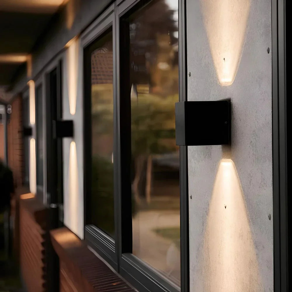 Norvo | Moderne svart aluminium vegglampe