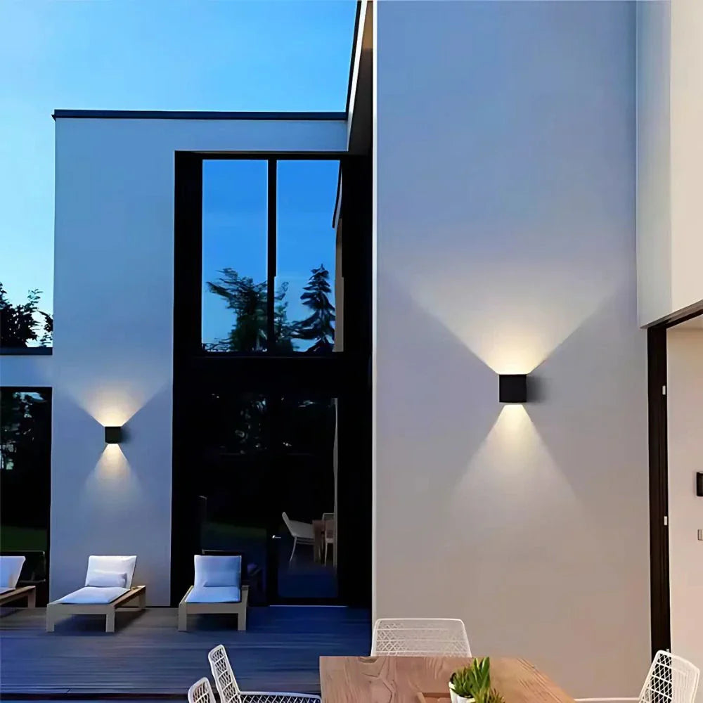 Norvo | Moderne svart aluminium vegglampe