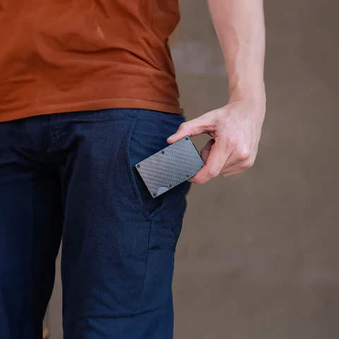 Norvo | RFID-blokkerende herre lommebok i karbonfiber metal