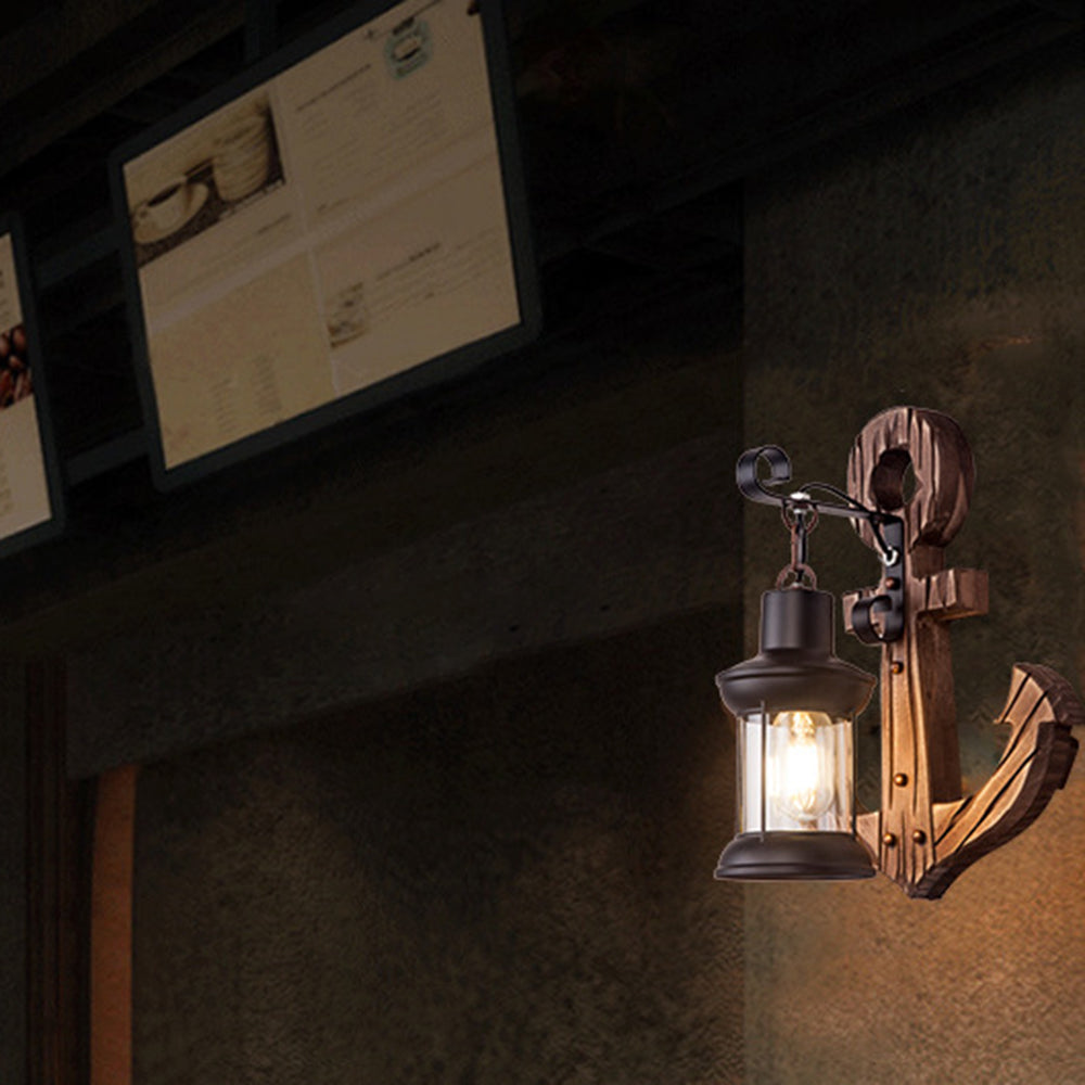 Norvo | Rustikk Tre Anker Vegglampe med Lantern