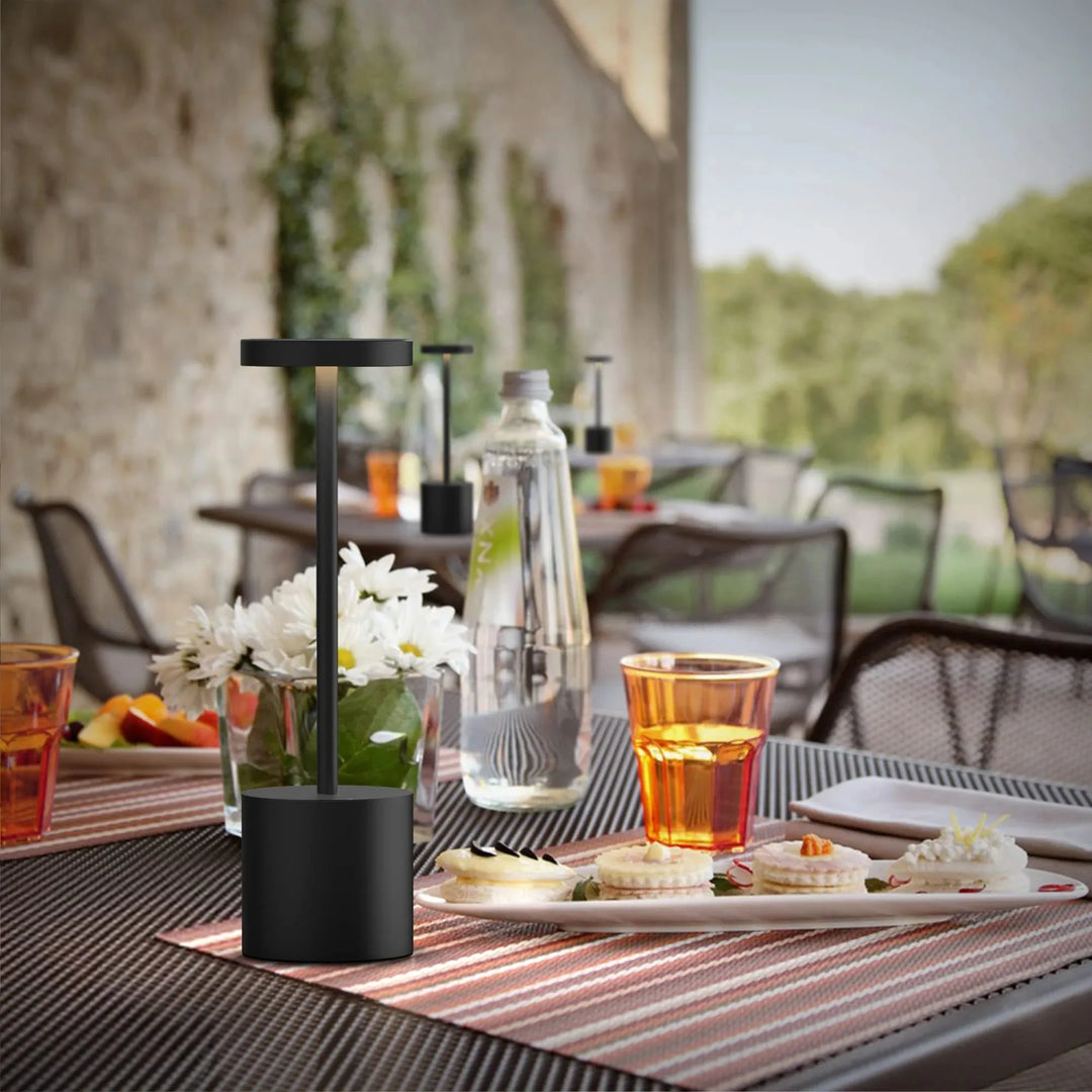 NoirElegance - Moderne Svart LED Bordlampe Norvo