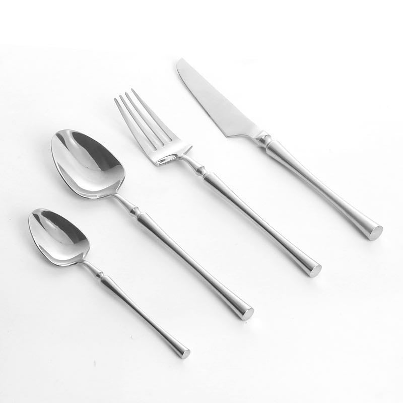 Norvo | Klassisk Rustfritt Stålsett med Elegante Håndtak