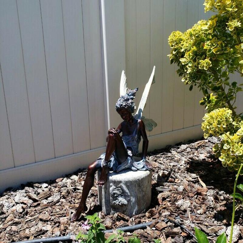 Norvo | Sitting Elf Sculpture | Hagedekor