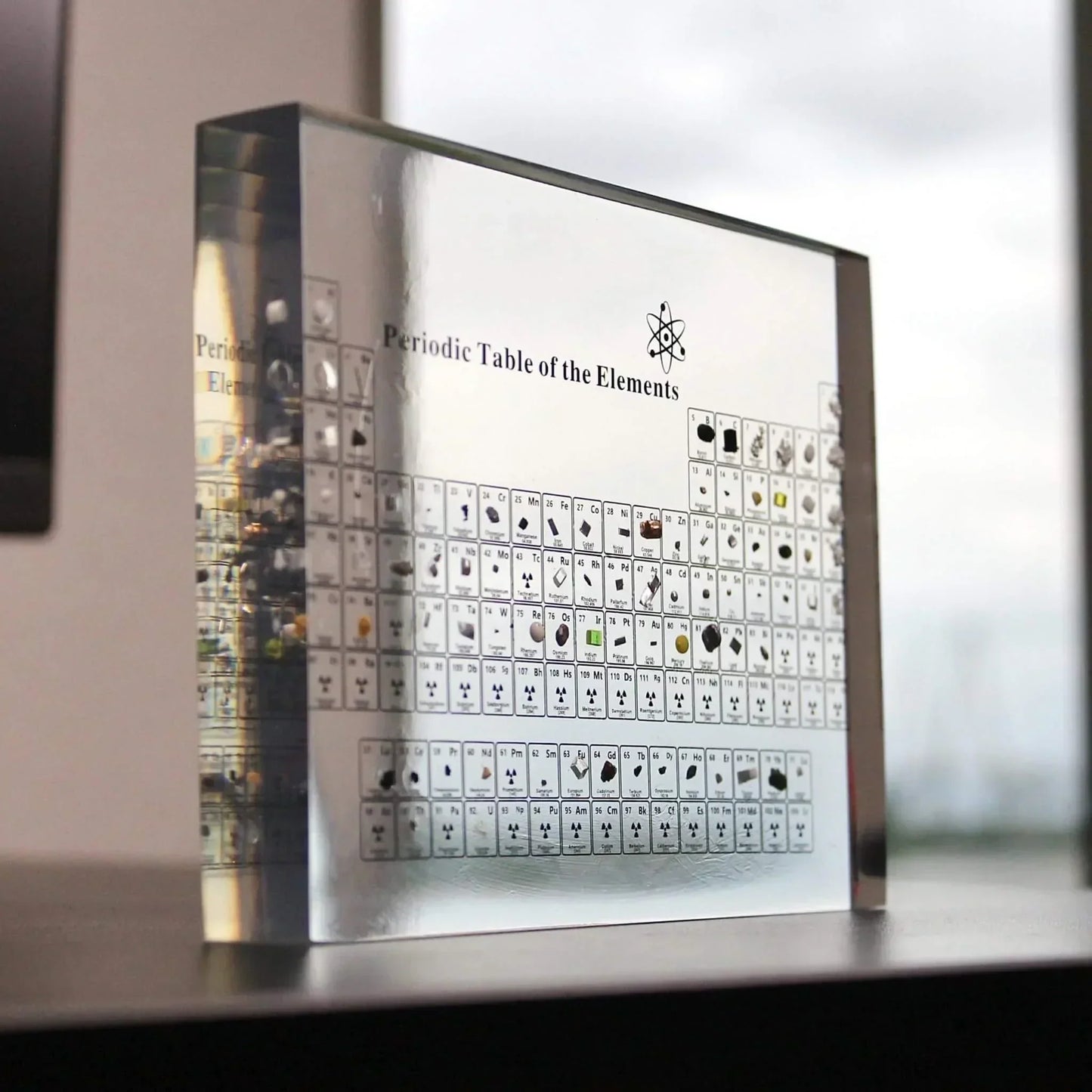Norvo | AtomVault | Utdannende Periodesystem Utstilling med Ekte Elementer – Premium Glass Vitenskaps Dekor