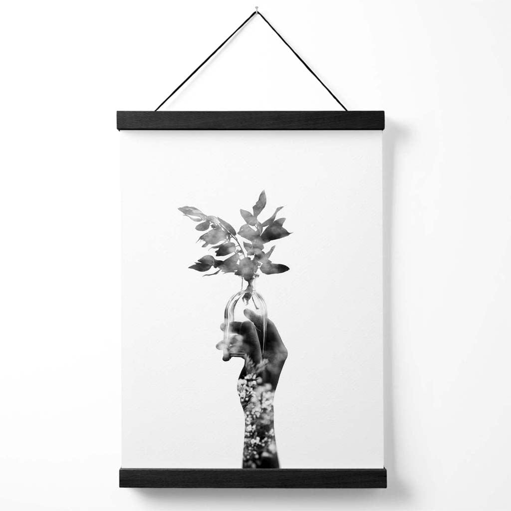 Norvo | Abstrakt Hånd og Skog Mote Svart-Hvit Foto Plakat med Kleshenger