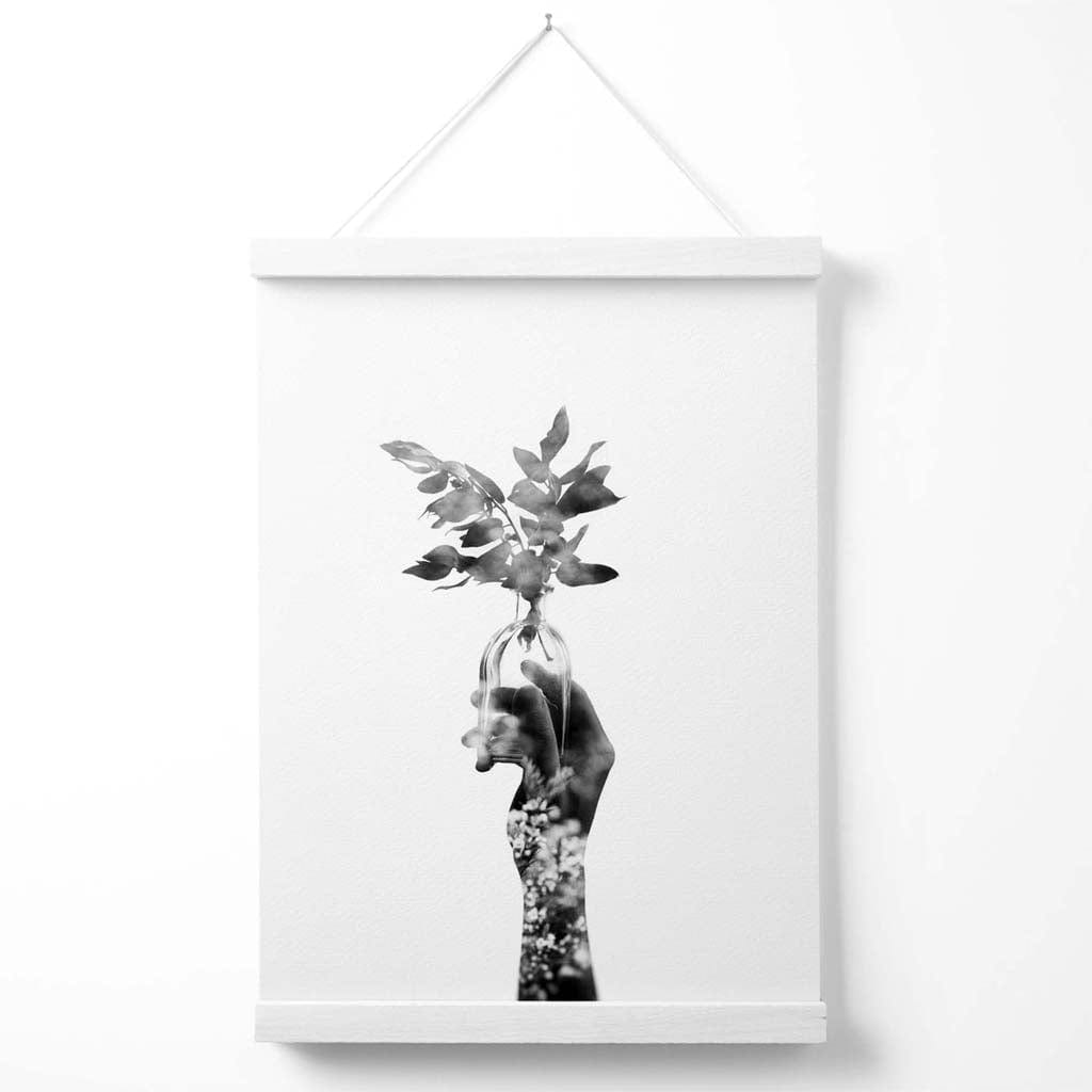 Norvo | Abstrakt Hånd og Skog Mote Svart-Hvit Foto Plakat med Kleshenger