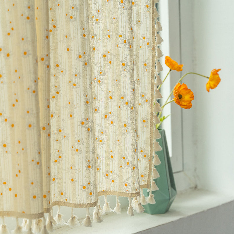 Beige Daisy Pattern Tier Gardin i Bomull Lin Stoff | Norvo