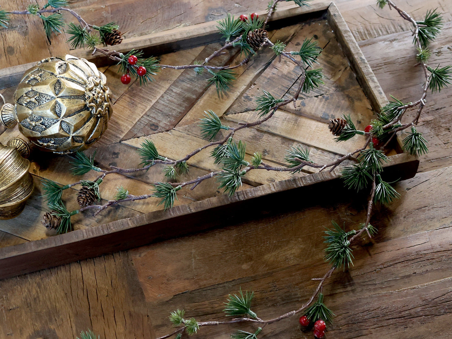 Norvo | Chic Antique – Fleur Cedar Vine med Bær, L160 cm, Naturlig