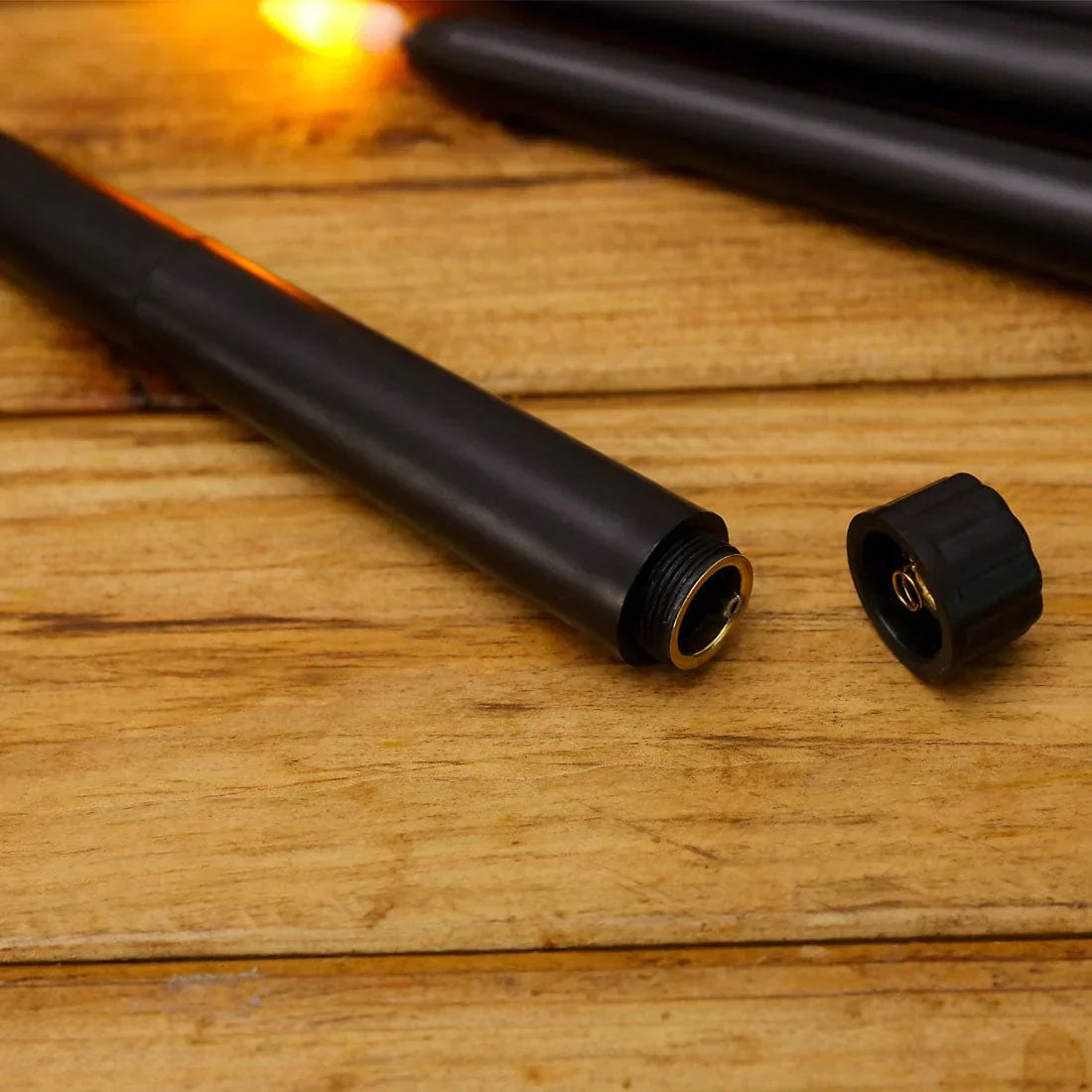 Norvo | 3 deler svarte LED lys med flimrende flamme