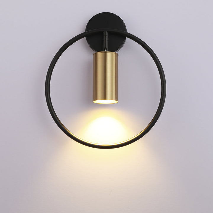 FlammeStylée – Gylden Vegglampe for Elegant Atmosfære Norvo