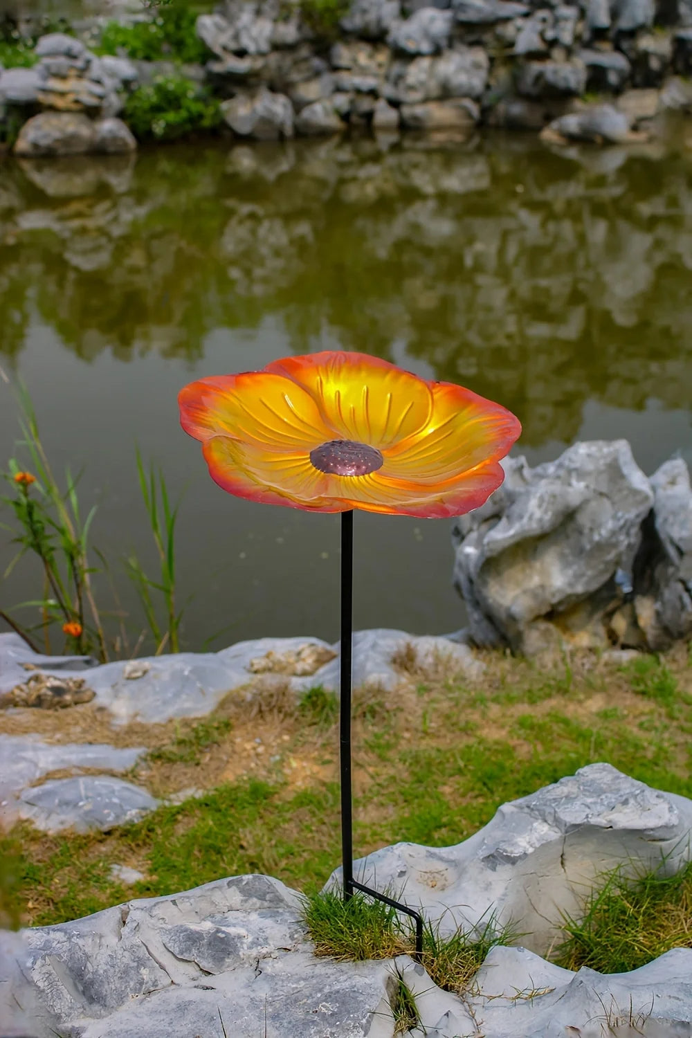 Norvo | Blomformet fuglemater og fuglebad for hage