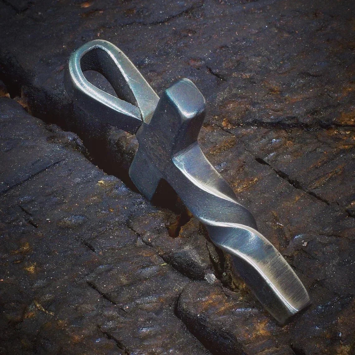 Norvo | Håndlaget - Kors Nakke Smykke