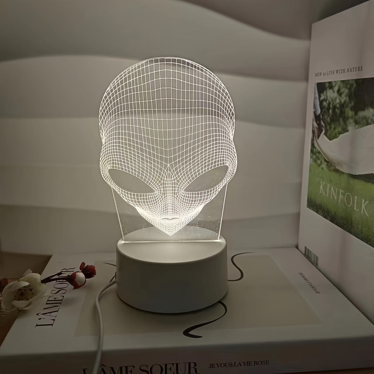 Norvo | AstroLight – 3D-alienlampe med LED fargebelysning og berøringskontroll