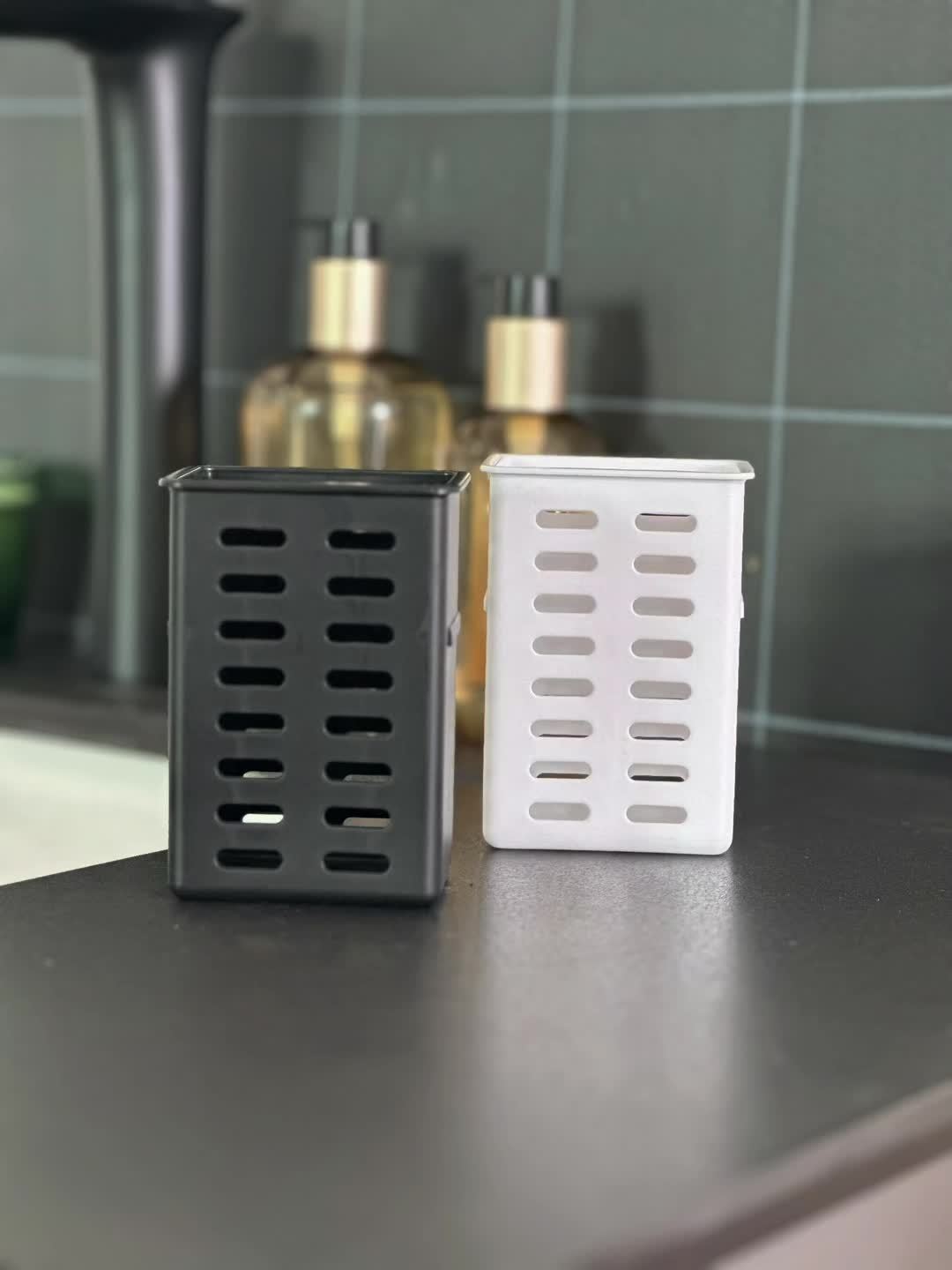 ChicStore - Svart trådløs vegglagring for kosmetikk Norvo