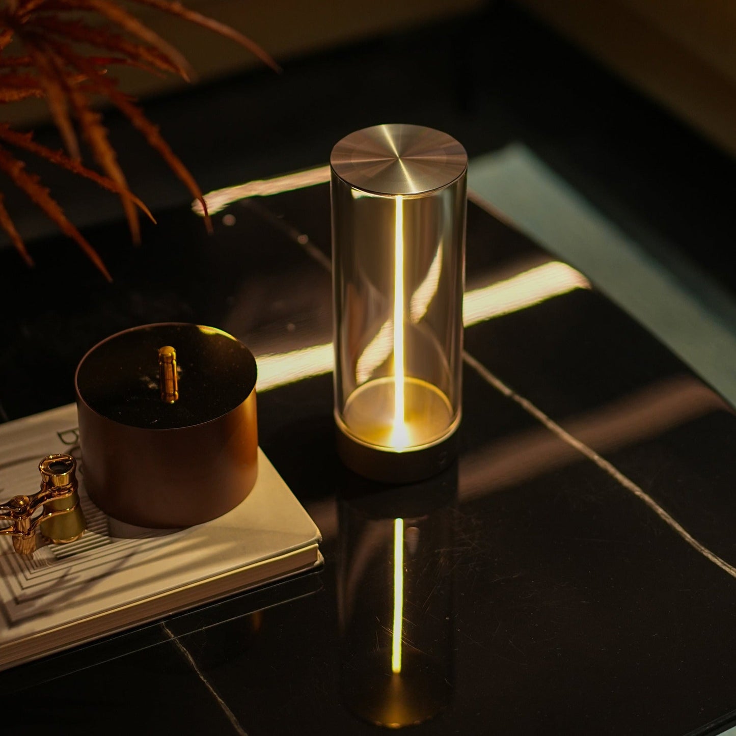 Norvo | GlowBright | Bærbar LED-lampe med trådløst design