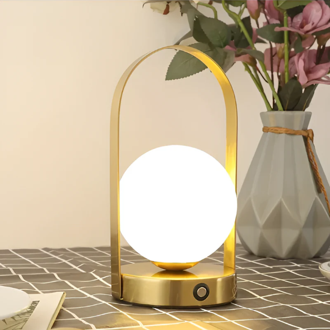 Norvo | Moderne Bordlampe med Lademulighet