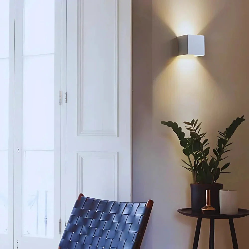 Norvo | Moderne svart aluminium vegglampe
