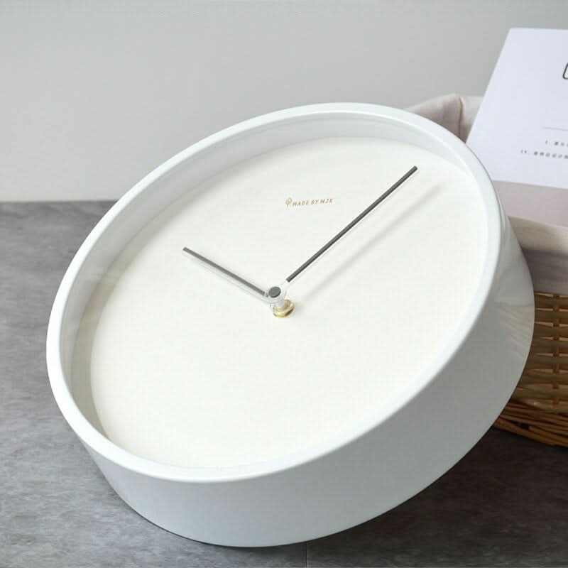 Norvo | Nordic Minimalist Treveggklokke Hvit Svart Design