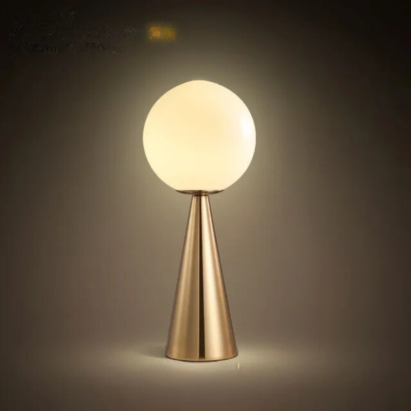 LusterLuxe - Elegant Skandinavisk Pendellampe for Finkornet Belysning