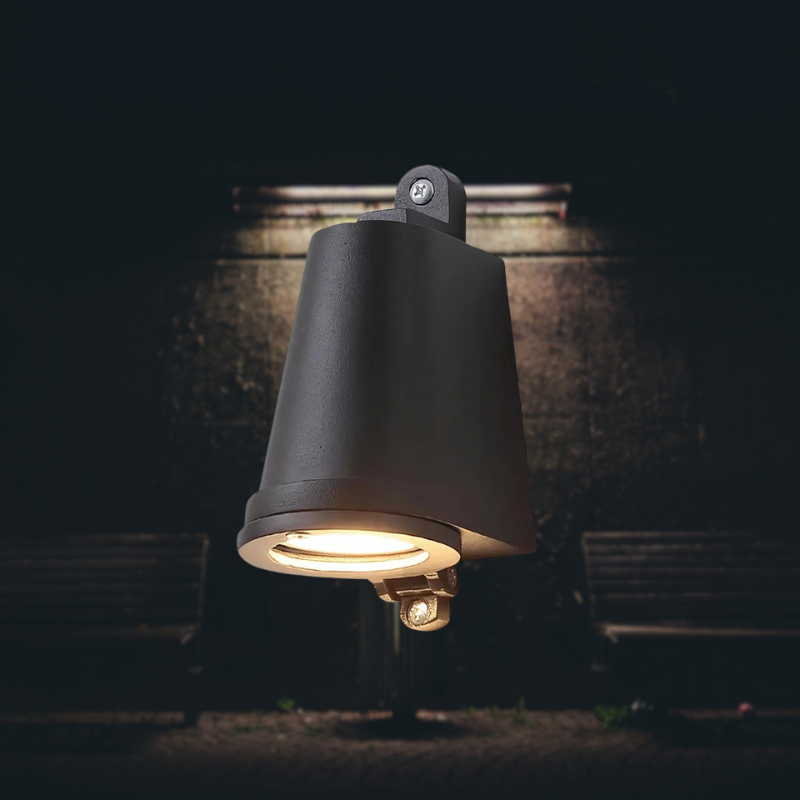 Elegant utendørs aluminium vegglampe | Norvo