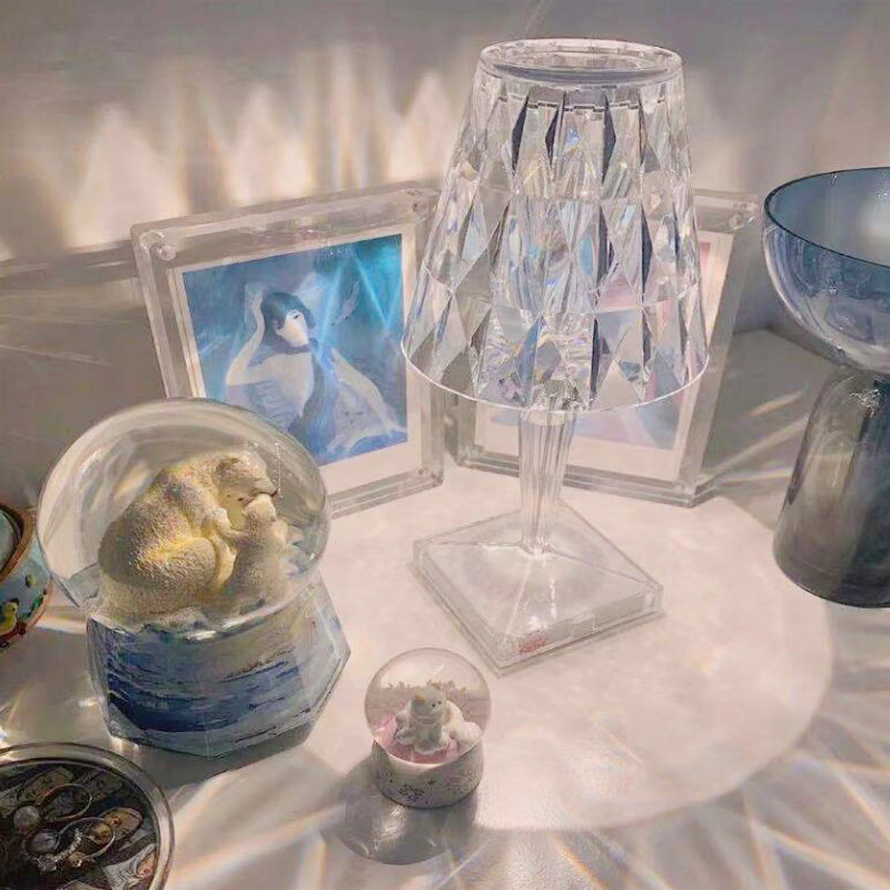 Norvo | CrystalGlow Touch lampe – Elegant bordlampe med berøringsensor og USB