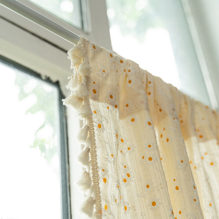 Beige Daisy Pattern Tier Gardin i Bomull Lin Stoff | Norvo
