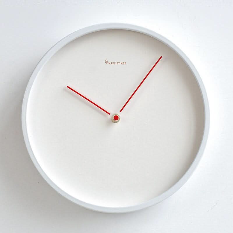 Norvo | Nordic Minimalist Treveggklokke Hvit Svart Design