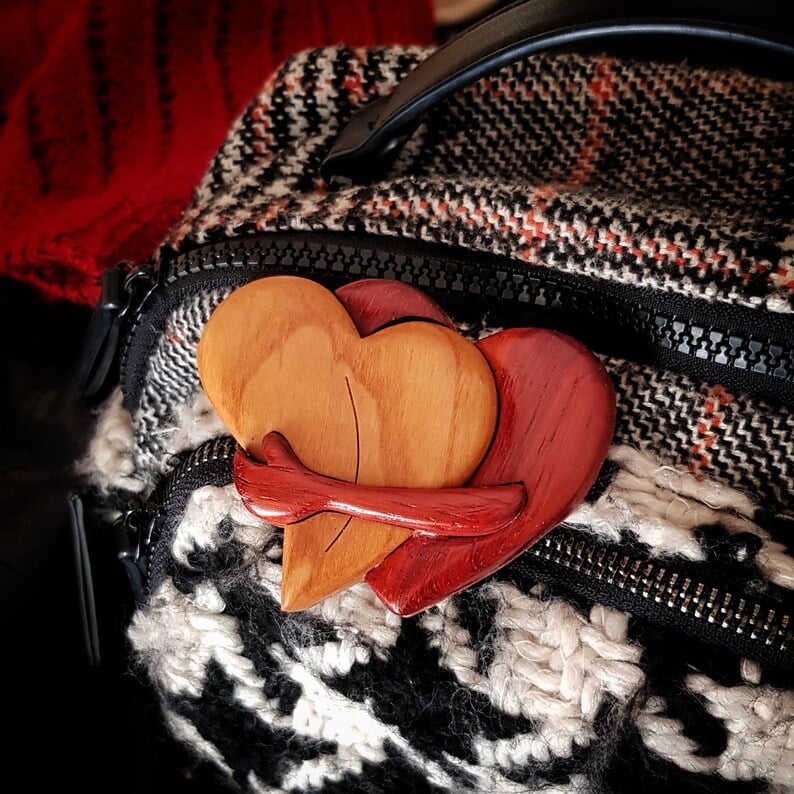 Norvo | En klem fra mitt hjerte til deg (Håndlagde treskjæringer)