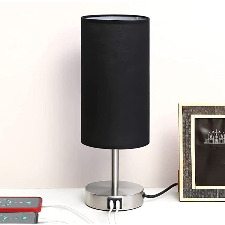 Norvo | Lampe med USB-tilkobling Berøringskontroll Bordlampe for Soverom Tre 3-trinns dimbar Sengelampe med Rund Linestoffskjerm for Stue, Studenthybel, Hjemmekontor