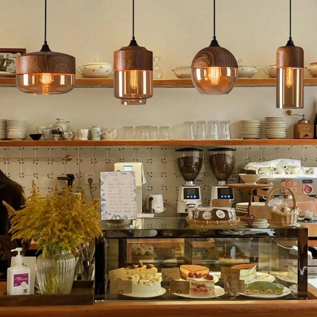 Norvo | Skandinavisk Pendellampe laget av Tre og Farget Glass