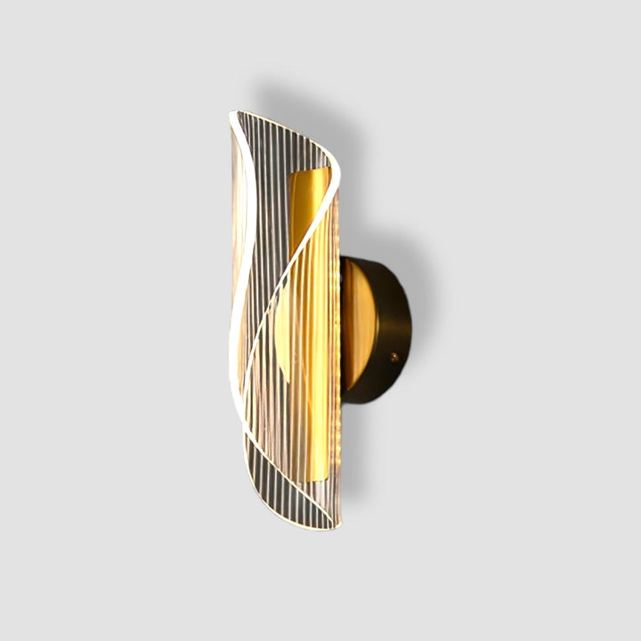 Norvo | CrystalAura – Funklende Krystall Vegglampe for Glamourøs Touch