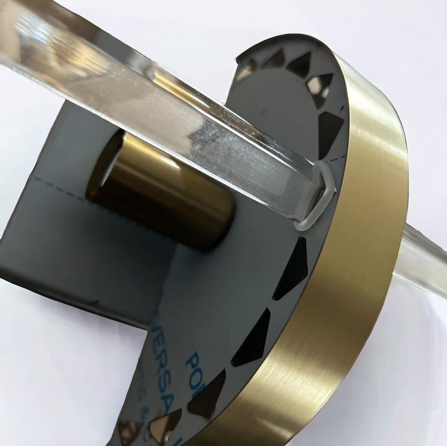 Norvo | GoldenGleam – Elegant Gullvegglampe med Varme Glød