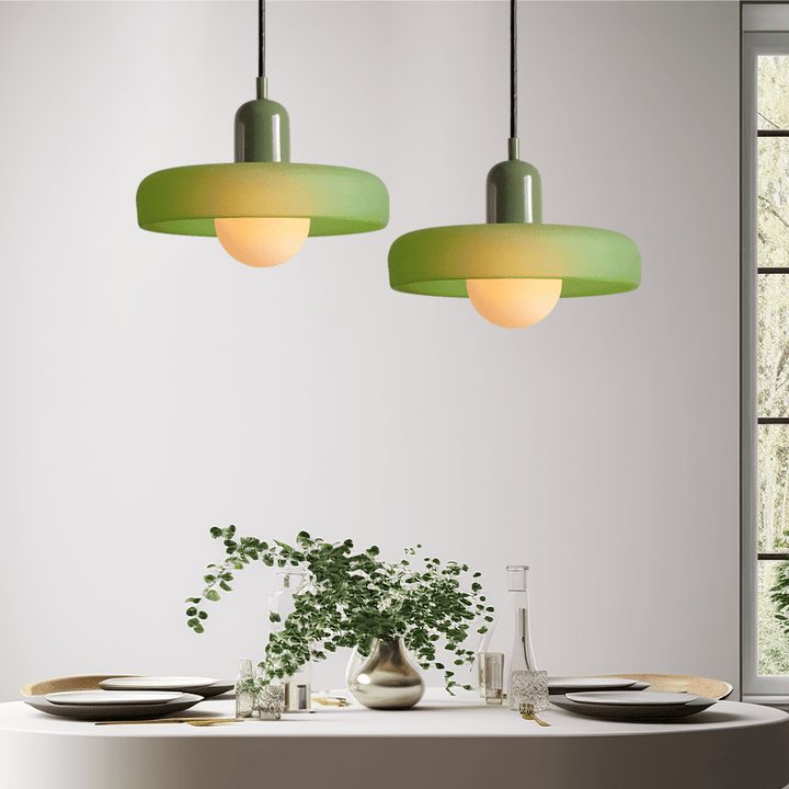 Norvo | Bauhaus Farget Glasspendellampe for Moderne Interiører