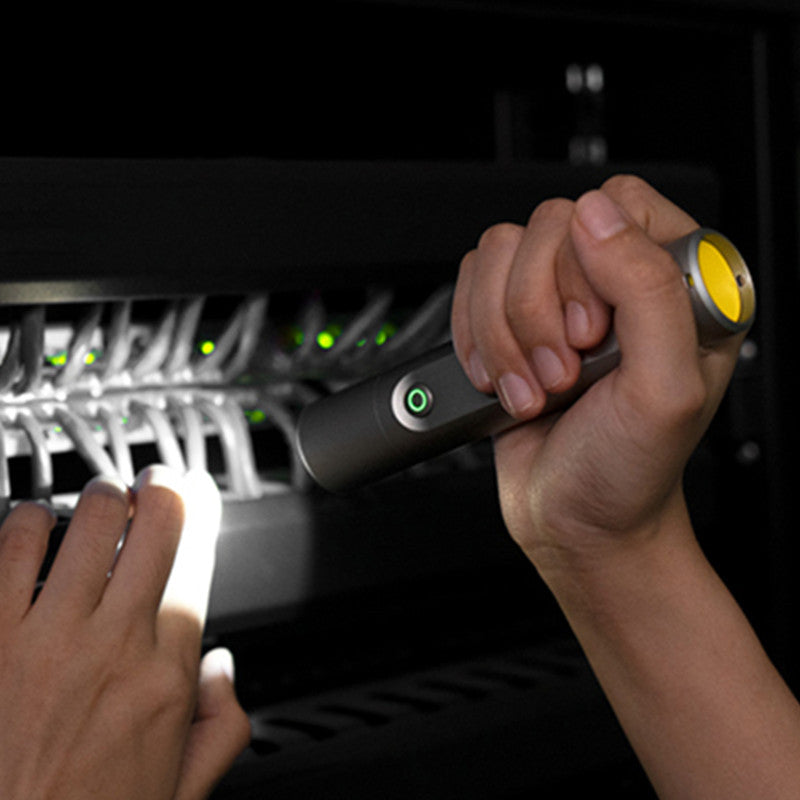 Norvo | Utendørs vanntett og langvarig sterk lys lommelykt