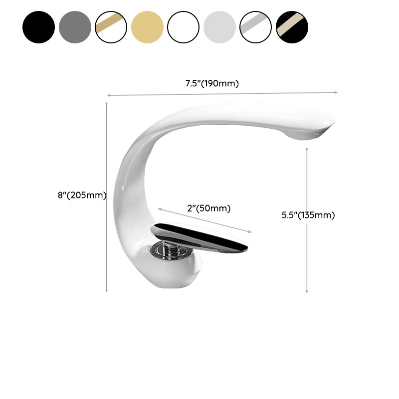 Norvo | Unik badekran med fossefall i messing